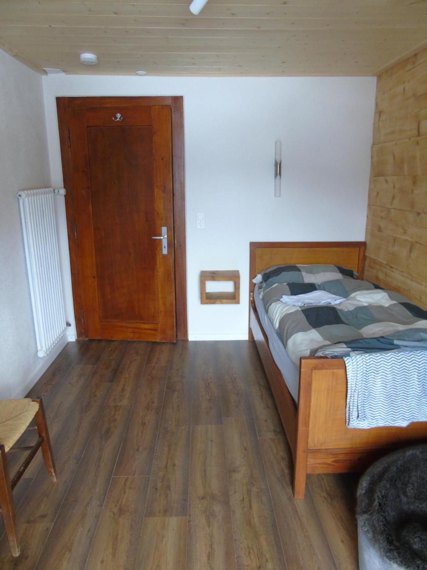 Room'S Chez Beni Grächen Camera foto